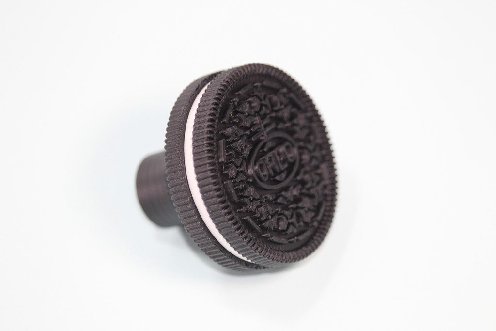 Oreo Szekrény Gomb (37 mm) – Egyedi és Édes Stílus!