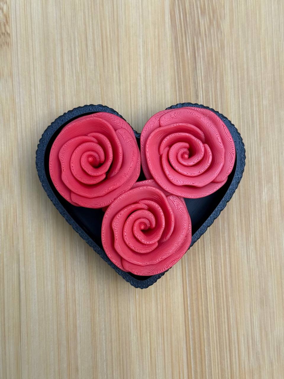 Heart-shaped 3D printed gift box with 3 roses
