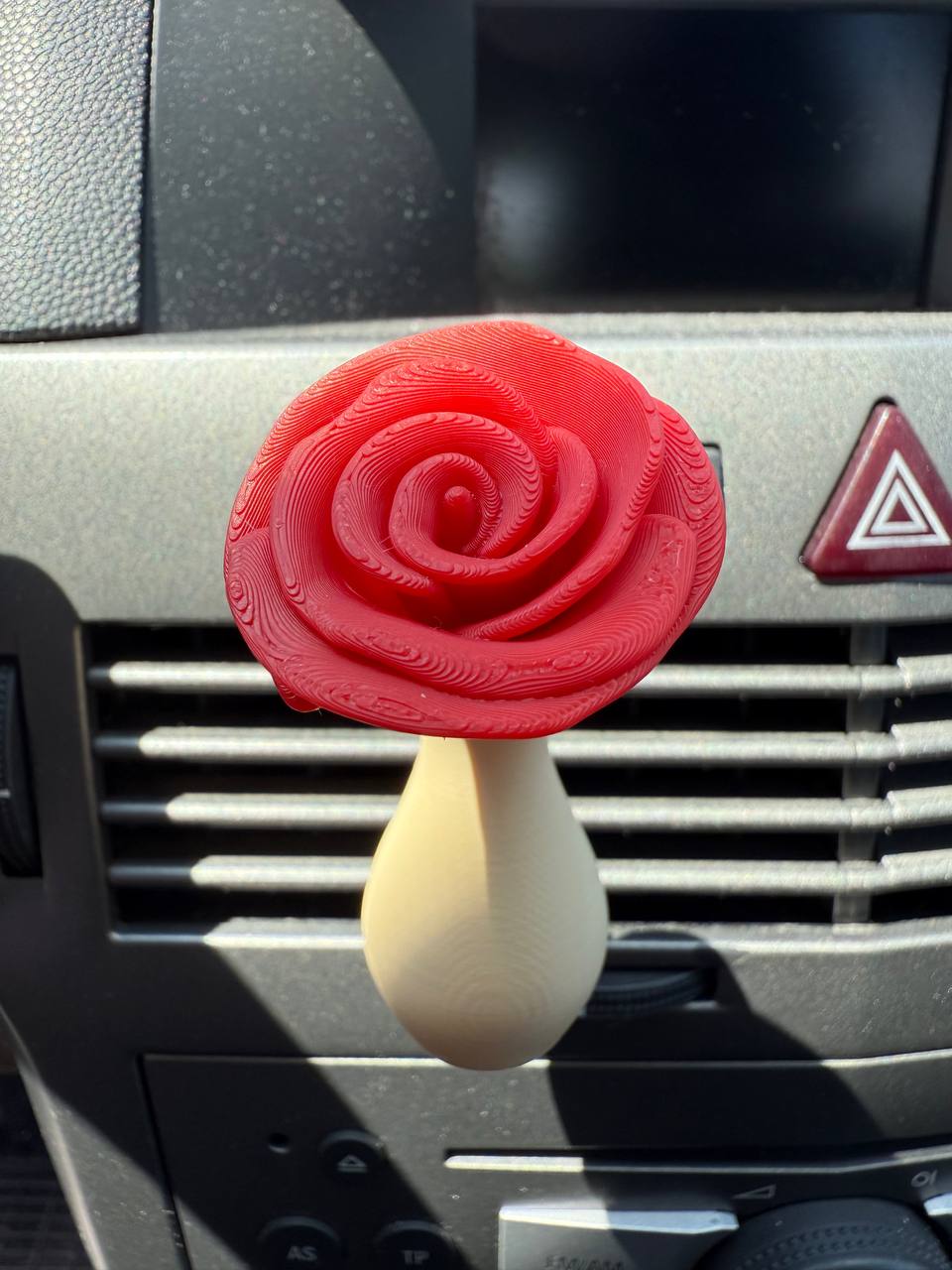 Mini Car Vase with Roses – 3D Printed Decoration for the Air Vent