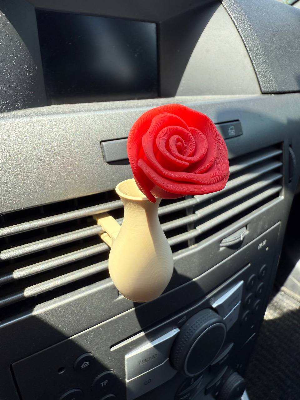 Mini Car Vase with Roses – 3D Printed Decoration for the Air Vent
