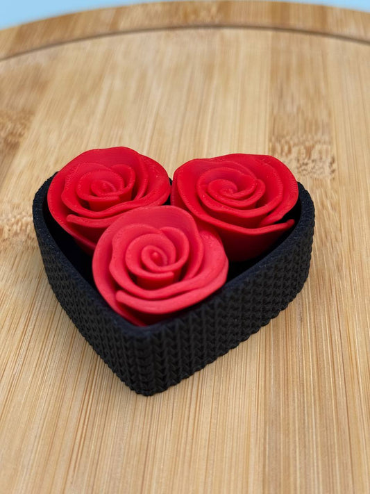 Heart-shaped 3D printed gift box with 3 roses
